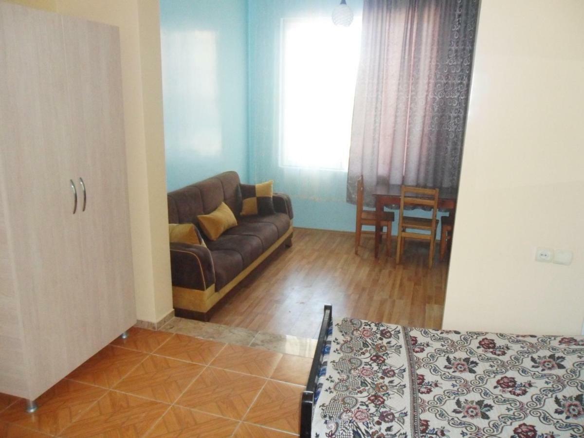 Guest House Nika Kobuleti Exterior photo